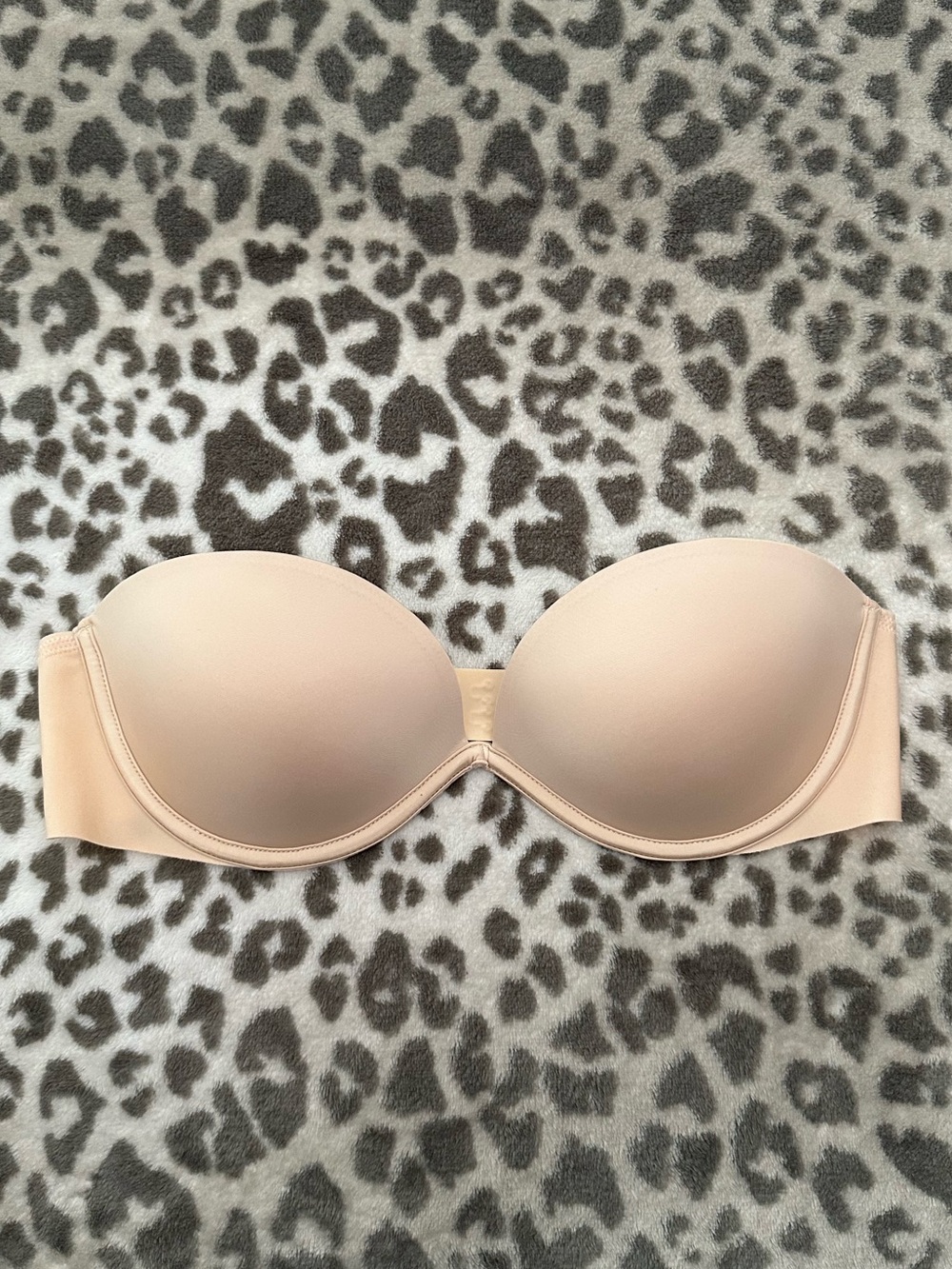 Victoria’s Secret Strapless Push-Up Bra in Marzipan Skin Tone Size 34B Women’s